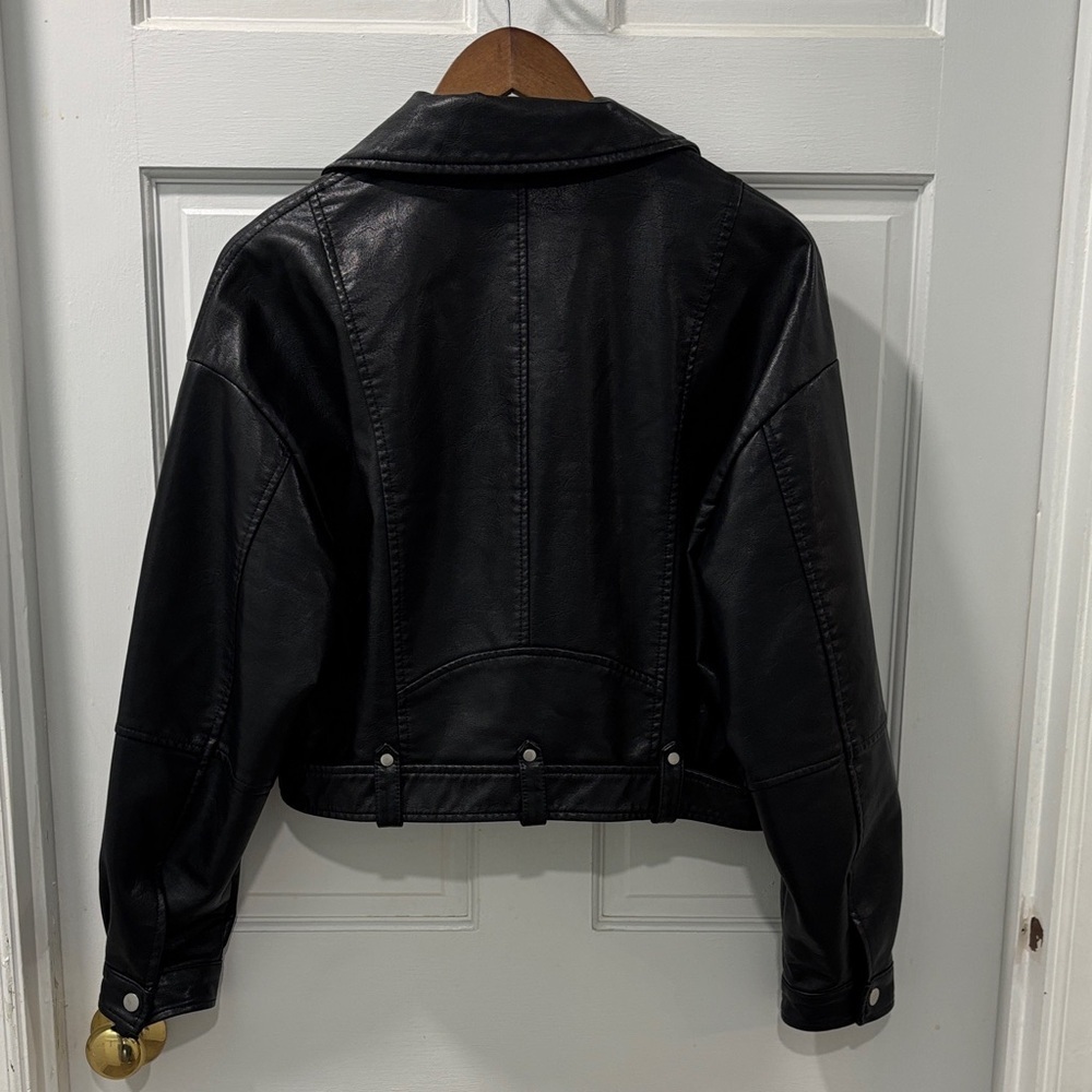 Avec Les Filles Oversized Faux Leather Cropped Moto Jacket Size Medium NWOT - Picture 8 of 9
